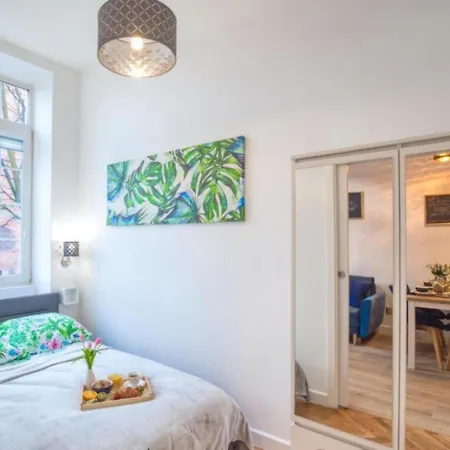 Bayside Center Apartment